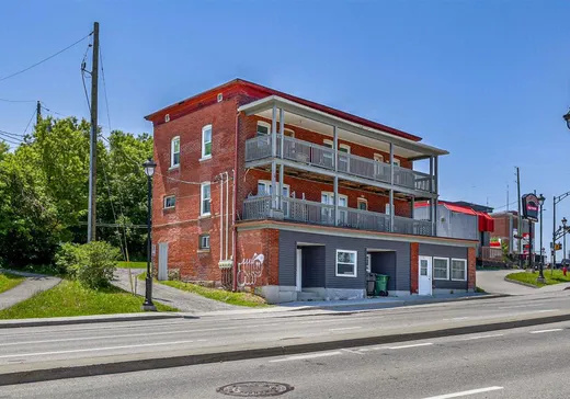 4-Plex à vendre - 666-674 Rue Galt O., Sherbrooke, J1H 1Y9
