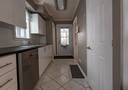 Duplex for Sale - 2-2B Rue St-Pierre, Victoriaville, G6P 3J8