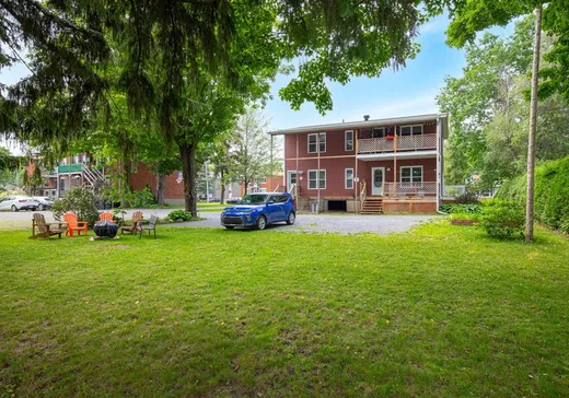 Duplex à vendre - 72-74 Rue Massicotte, Bedford, J0J 1A0
