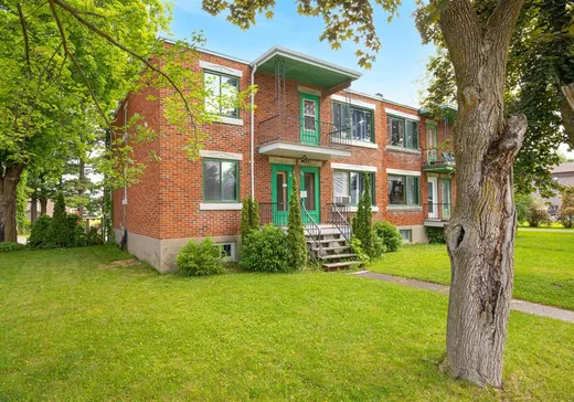 Duplex à vendre - 76-78 Rue Massicotte, Bedford, J0J 1A0