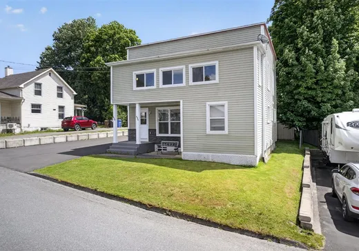 Duplex for Sale - 494-496 Rue Mcauley, Coaticook, J1A 1J9