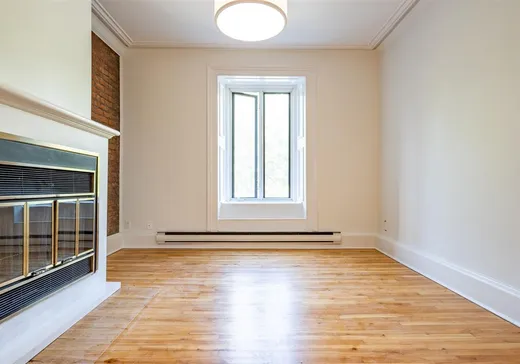 Triplex à vendre - 1224-1226A Rue St-Mathieu, Montréal (Centreville), H3H 2H7