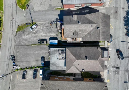 5-Plex à vendre - 798-802 Av. du Palais, Saint-Joseph-de-Beauce, G0S 2V0