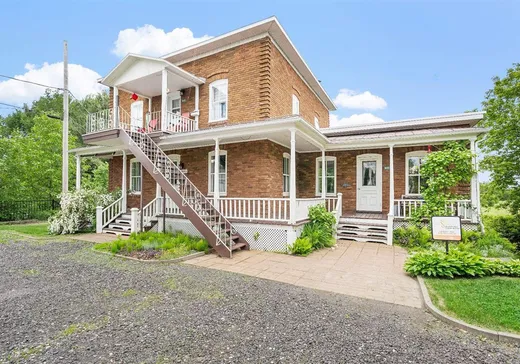 Triplex à vendre - 1641-1655 Rue Principale, St-Gilles, G0S 2P0