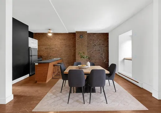 Triplex à vendre - 1232A Rue St-Mathieu, Montréal (Centreville), H3H 2H7