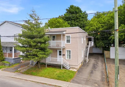 Triplex à vendre - 65 Rue St-Antoine S., Granby, J2G6W6