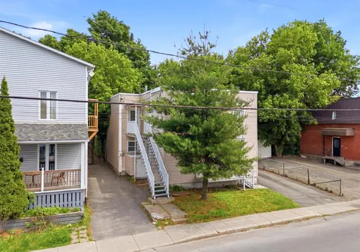 Triplex à vendre - 65 Rue St-Antoine S., Granby, J2G 6W6