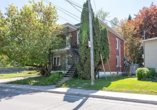 Duplex à vendre - 680-682 Rue Laviolette, Saint-Jérôme, J7Y2V8