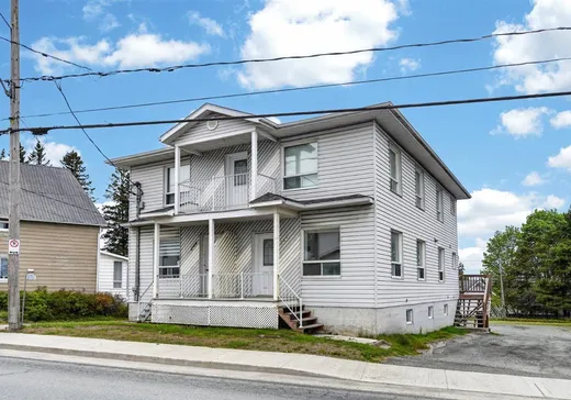 4-Plex à vendre - 264-270 Rue Principale, St-Romain, G0Y 1L0