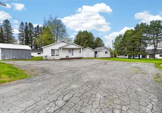 4-Plex à vendre - 264-270 Rue Principale, St-Romain, G0Y 1L0