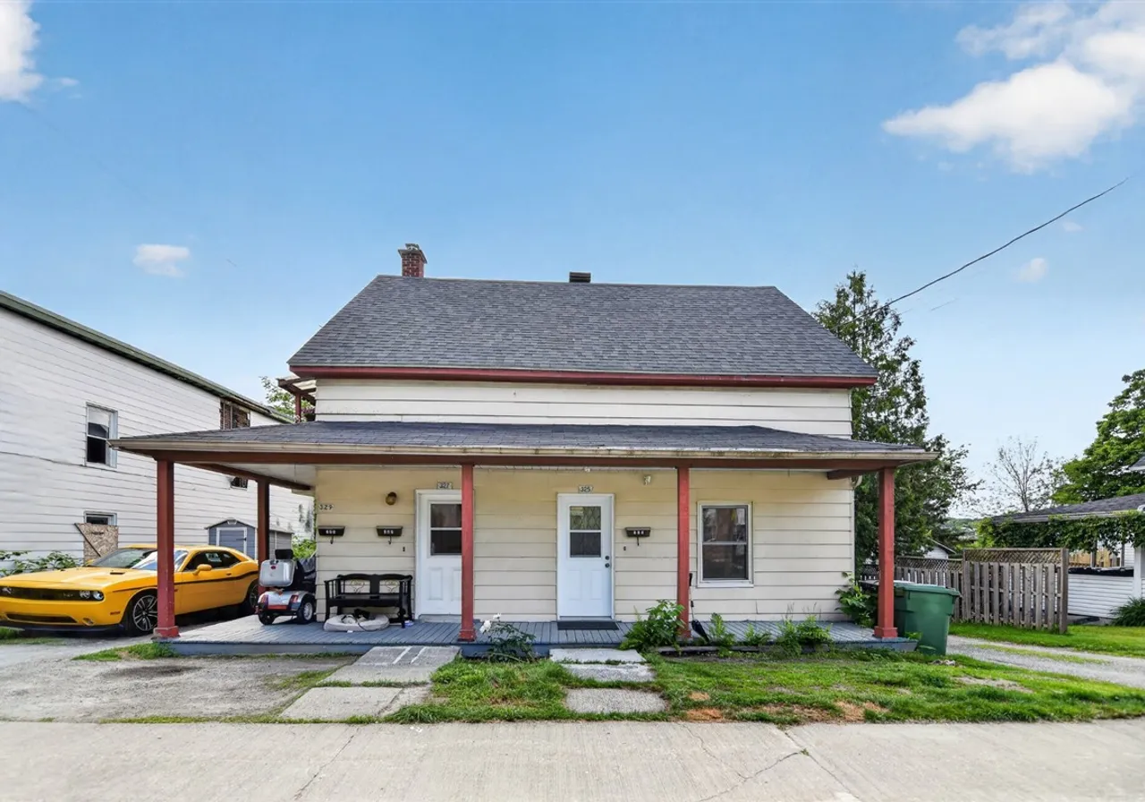 325-329 Rue Kennedy S. — photo 1