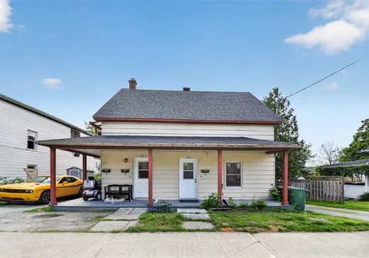 Triplex à vendre - 325-329 Rue Kennedy S., Sherbrooke, J1G2H8