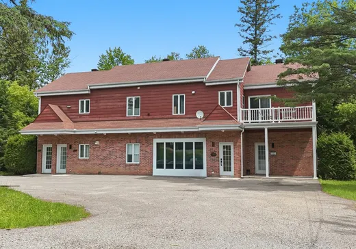 4-Plex à vendre - 831-837 Rue Sigouin, Sainte-Adèle, J8B1S2
