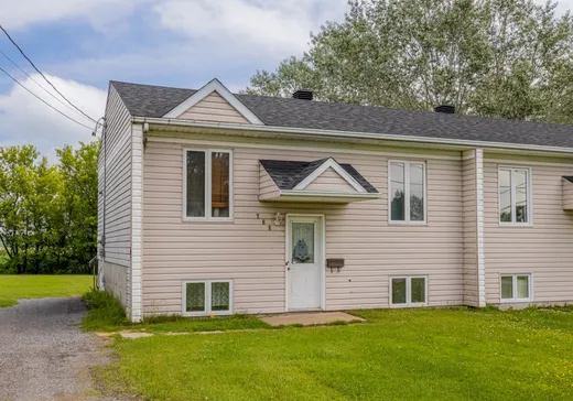 Duplex à vendre - 766-768 Av. du Ruisseau, Saint-Marc-des-Carrières, G0A 4B0