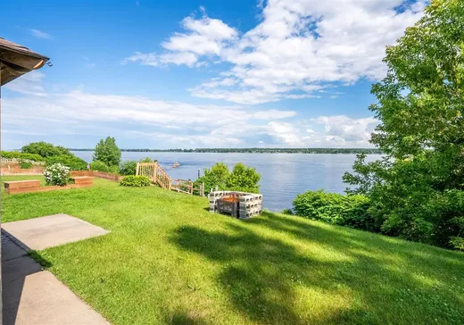 Duplex à vendre - 418-418A Rue Notre-Dame E., Trois-Rivières, G8T 4E2
