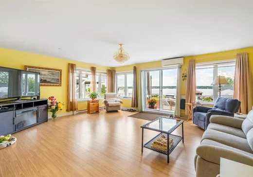 Duplex à vendre - 418-418A Rue Notre-Dame E., Trois-Rivières, G8T 4E2