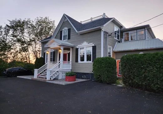 4-Plex à vendre - 2733-2739 Rue St-Laurent, Lévis, G6V3W6