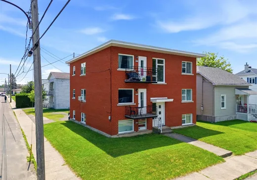 Triplex à vendre - 915-919 Rue du Frère-André, Drummondville, J2B4Z1
