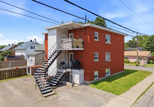 Triplex à vendre - 915-919 Rue du Frère-André, Drummondville, J2B 4Z1