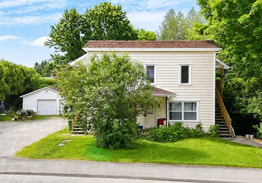 Triplex for Sale - 102-106 Rue Stanley, Windsor, J1S 1P5