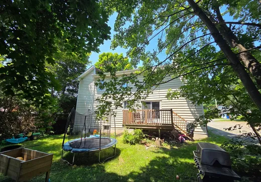 Triplex for Sale - 102-106 Rue Stanley, Windsor, J1S 1P5