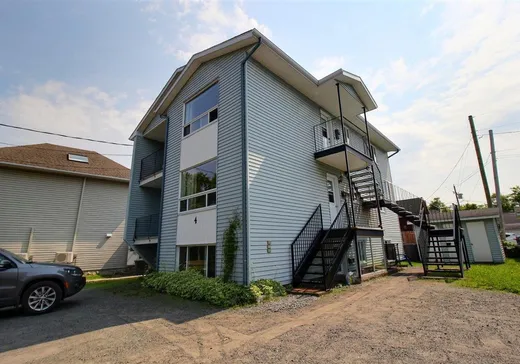 Triplex à vendre - 4 Rue Levasseur, Rivière-du-Loup, G5R 0S8