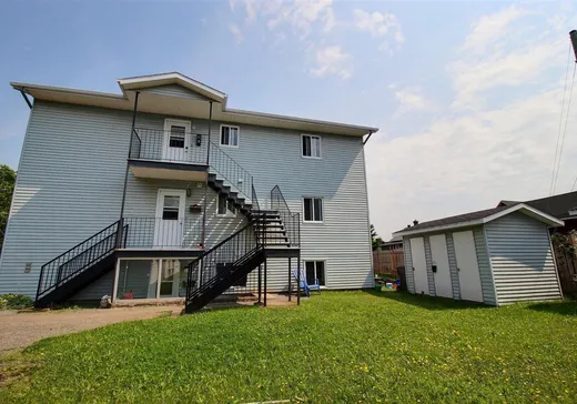 Triplex à vendre - 4 Rue Levasseur, Rivière-du-Loup, G5R 0S8