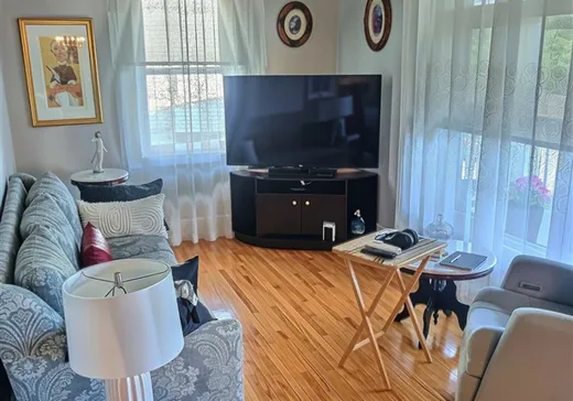 Duplex à vendre - 6-6A Boul. Jutras E., Victoriaville, G6P 4K3