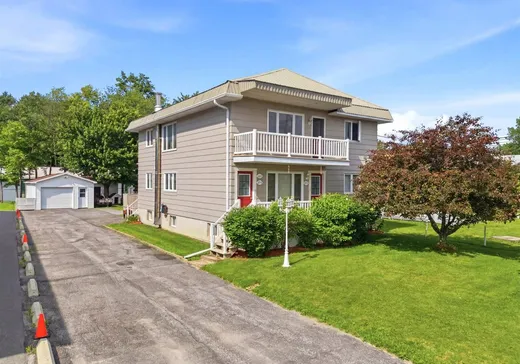 Triplex for Sale - 6830-6850 Boul. Laurier O., Saint-Hyacinthe, J2S 9A9