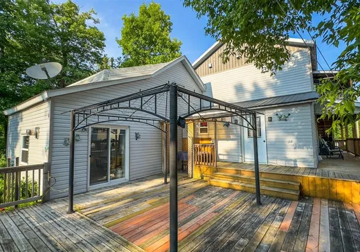 Duplex à vendre - 111-111A Rue Principale, Grenville, J0V 1J0