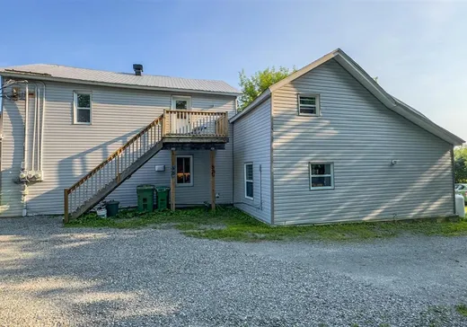 Duplex à vendre - 111-111A Rue Principale, Grenville, J0V 1J0