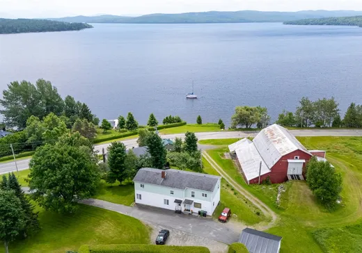 Triplex for Sale - 4236-4238 Rue de la Baie-des-Sables, Lac-Mégantic, G6B 1R6