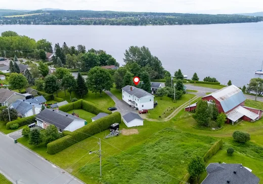 Triplex for Sale - 4236-4238 Rue de la Baie-des-Sables, Lac-Mégantic, G6B 1R6