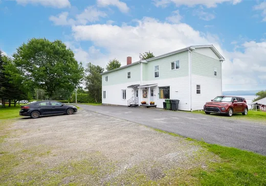Triplex for Sale - 4236-4238 Rue de la Baie-des-Sables, Lac-Mégantic, G6B 1R6