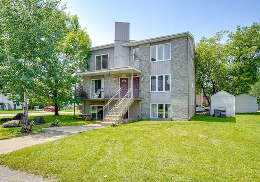 Triplex à vendre - 2186-2190 Rue Patrick, Saint-Jérôme, J7Y4K1