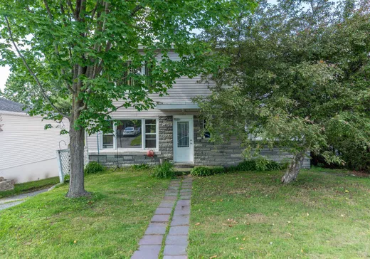 5-Plex à vendre - 1395 Rue Champlain, Sherbrooke, J1H 2L4
