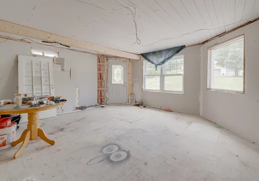 Triplex à vendre - 330 Rue Principale, Saint-Thuribe, G0A 4H0
