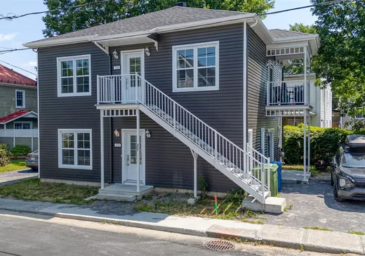 Duplex for Sale - 333-335 Rue St-Charles, Farnham, J2N 2E6