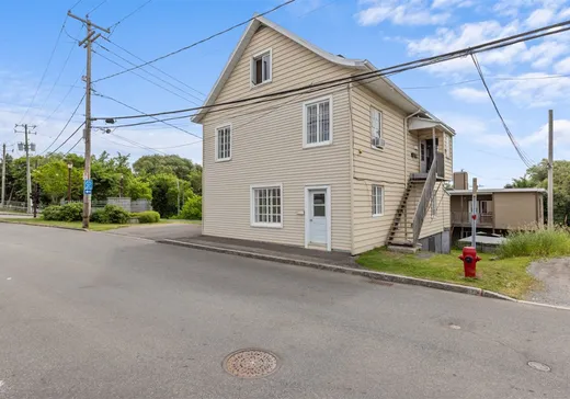 4-Plex à vendre - 2474-2476 Av. Royale, Beauport, G1C1R4