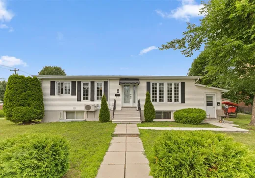 Triplex à vendre - 23 Rue Guertin, Gatineau, J8T3L1