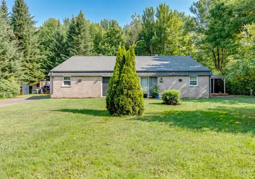 Duplex à vendre - 688-690 Rue Lise, Wickham, J0C1S0