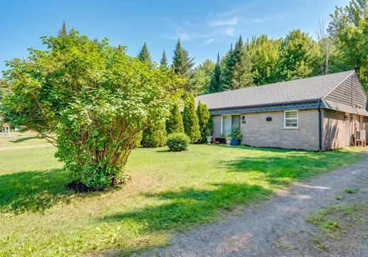 Duplex à vendre - 688-690 Rue Lise, Wickham, J0C 1S0