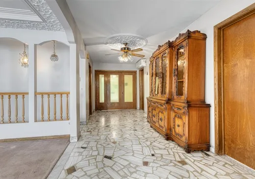 Triplex for Sale - 9045-9047 Rue Grasset, Montreal (Saint-Leonard), H1R 2N5