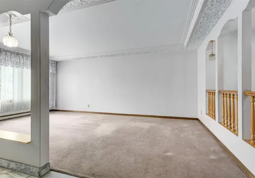 Triplex for Sale - 9045-9047 Rue Grasset, Montreal (Saint-Leonard), H1R 2N5