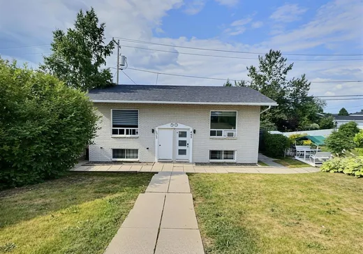 Triplex à vendre - 399-401 Rue Taschereau E., Rouyn-Noranda, J9X3E7