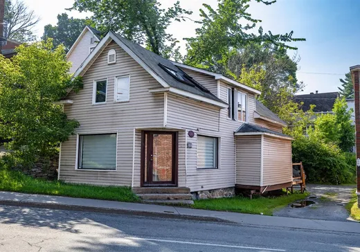 Duplex for Sale - 136 Rue King E., Sherbrooke, J1G 1A4