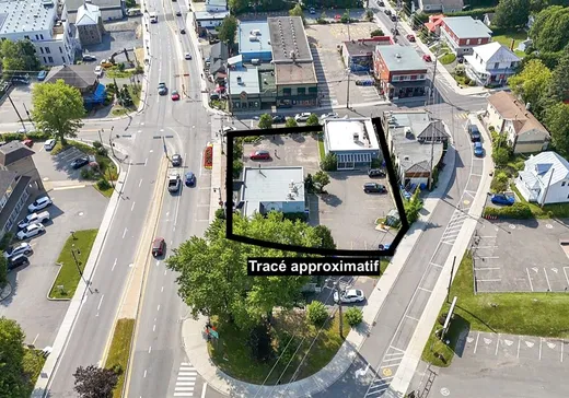 Triplex à vendre - 19 Rue Morin, Sainte-Adèle, J8B 2P5