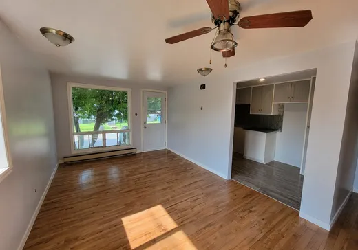 Triplex à vendre - 51 Rue Champagne, Lachute, J8H3B2