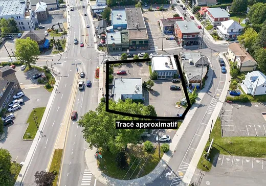 Triplex à vendre - 19 Rue Morin, Sainte-Adèle, J8B 2P5