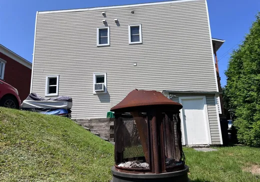 Triplex à vendre - 1202-1206 Rue St-Louis, Sherbrooke, J1H 4P2